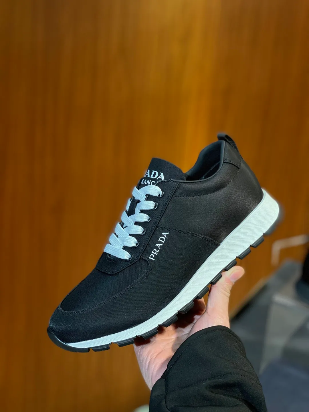 💰660 PRAD*Prax 01 Regenerated Nylon Sneakers ♞size; 39~46 Form and function merge into one, sports inspiration and exquisite craftsmanship quietly meet: Prada men’s sneaker series features unique and clever designs, including Prada Downtown, Cloudbust Thunder 57 #Prada Collision Cross.